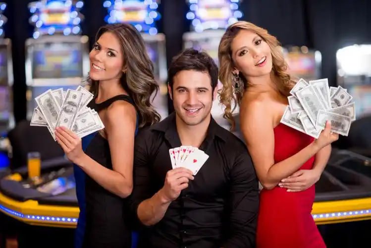 Filipino players enjoying fanduel sports betting and bingo on mobile